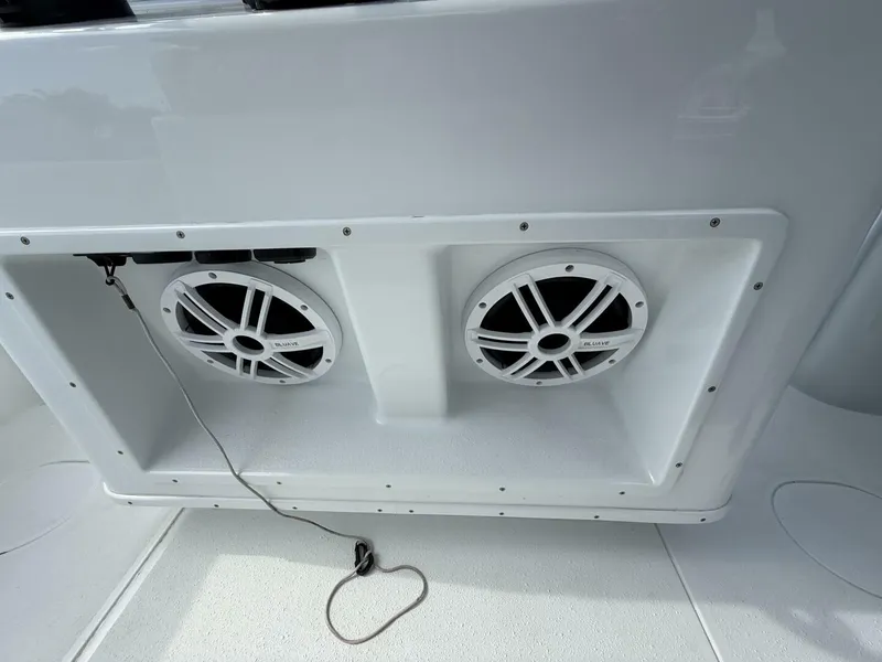 Slide: The Image of Yellowfin 32 2018 - 5844605