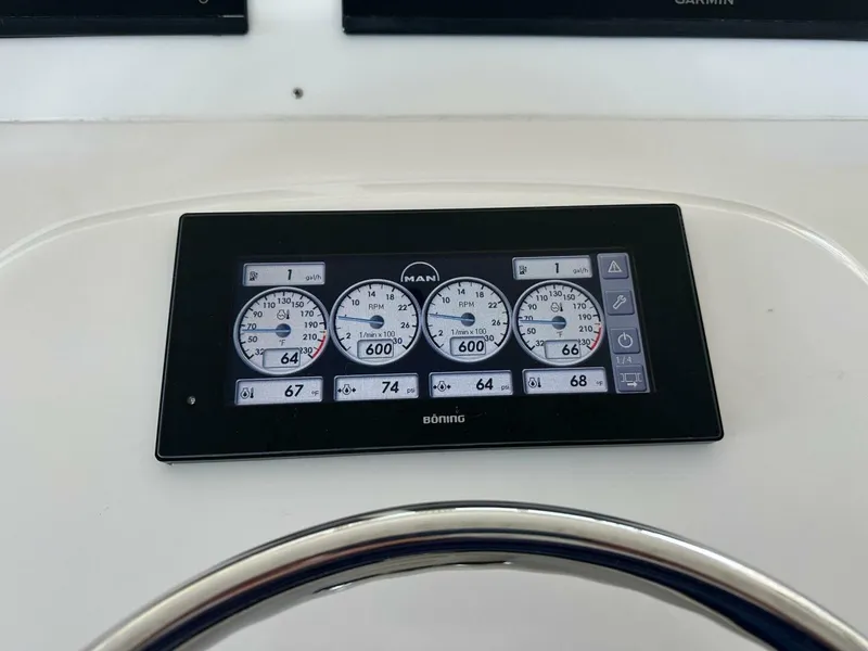 Slide: The Image of Viking 45 CAPT BAB - Flybridge Helm 2005 Viking 45
CAPT BAB - 5820304