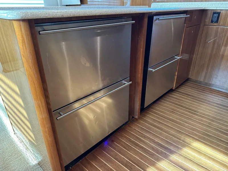 Slide: The Image of Viking 45 CAPT BAB - Salon - Galley 2005 Viking 45
CAPT BAB - 5821372
