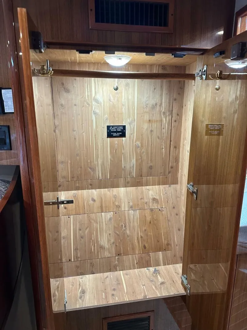 Slide: The Image of Viking 45 CAPT BAB - Guest Cabin 2005 Viking 45
CAPT BAB - 5821488
