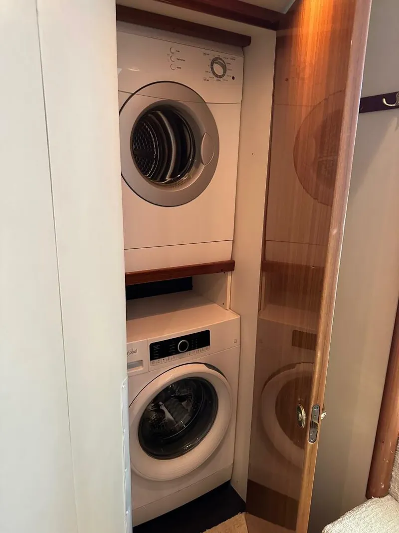 Slide: The Image of Viking 54 CAPT BAB - Washer Dryer 2005 Viking 45
CAPT BAB - 5820366