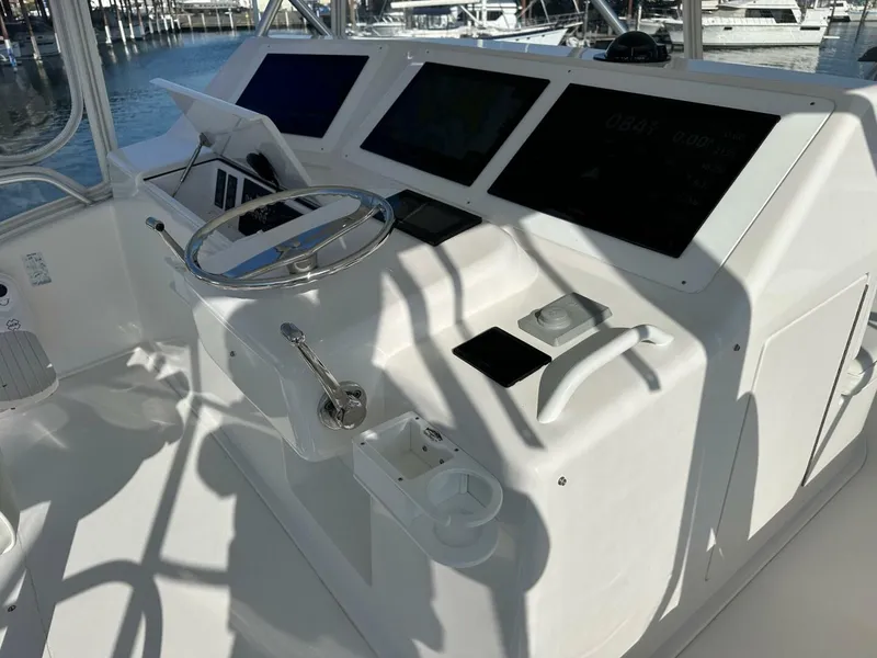 Slide: The Image of Viking 45 CAPT BAB - Flybridge Helm 2005 Viking 45
CAPT BAB - 5820355