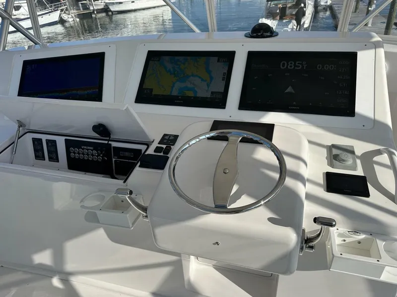 Slide: The Image of Viking 45 CAPT BAB - Flybridge Helm 2005 Viking 45
CAPT BAB - 5820353