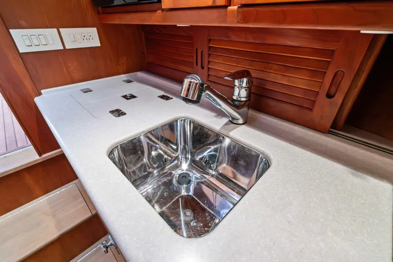 Slide: The Image of Hinckley Yachts Talaria 38R Convertible 2008 - 5810791