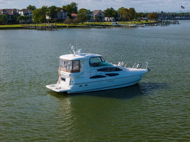 Slide: The Image of 2005 Cruisers 455 Motor Yacht "Sky Brown" - 5811267