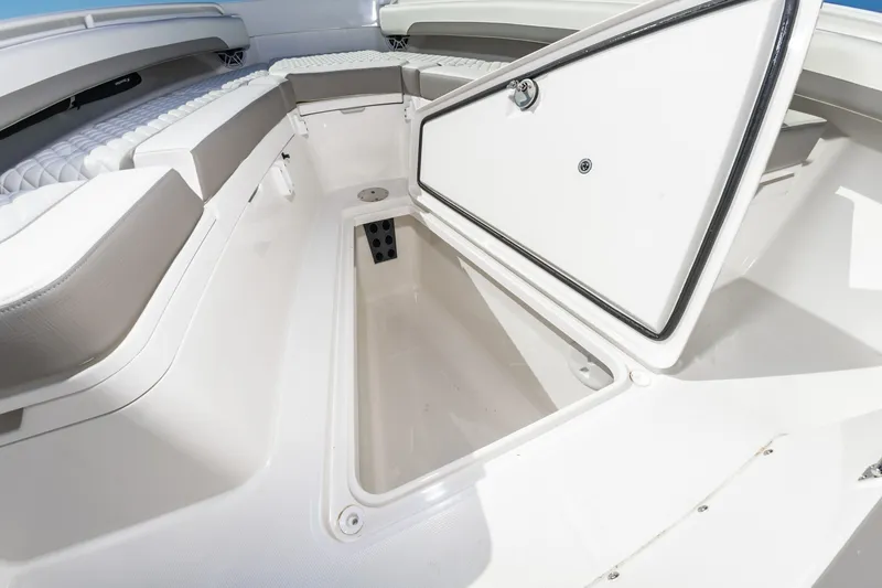 Slide: The Image of 28Regulator2026Hull782_029 - 6017532