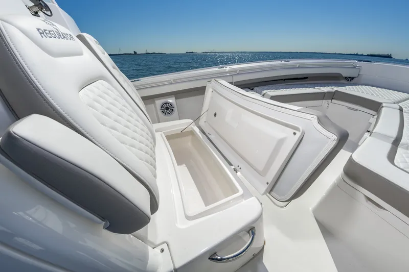 Slide: The Image of 28Regulator2026Hull782_032 - 6017535