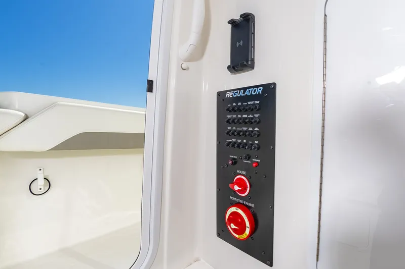 Slide: The Image of 28Regulator2026Hull782_035 - 6017538