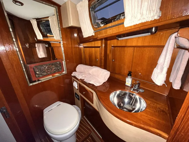 Slide: The Image of Grand Banks 49 Eastbay HX 2001 - 5811718