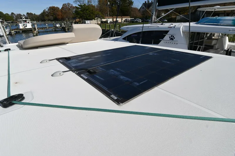 Slide: The Image of Lagoon 42 2021 - 5811992