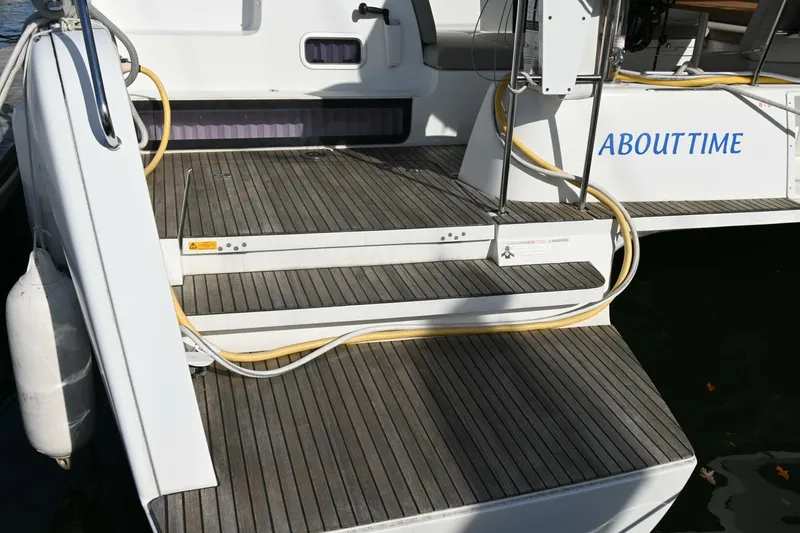 Slide: The Image of Lagoon 42 2021 - 5811994