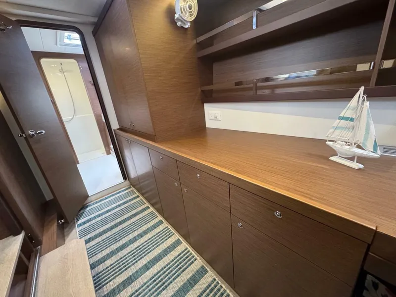 Slide: The Image of Lagoon 42 2021 - 5811995