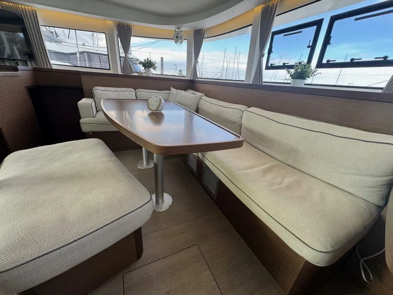 Slide: The Image of Lagoon 42 2021 - 5811997