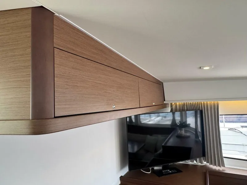 Slide: The Image of Lagoon 42 2021 - 5812002