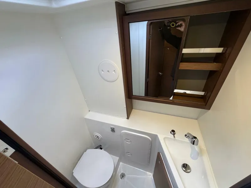 Slide: The Image of Lagoon 42 2021 - 5812010