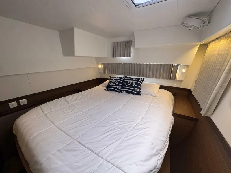 Slide: The Image of Lagoon 42 2021 - 5812013