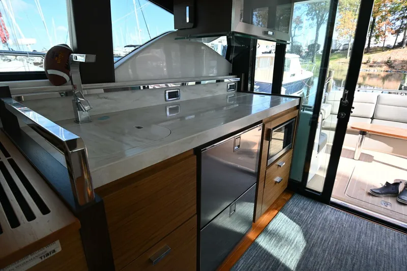 Slide: The Image of Lagoon 42 2021 - 5811977