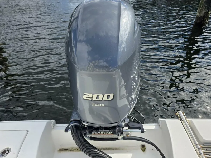 Slide: The Image of Sea Hunt Ultra 229 2021 - 5812030