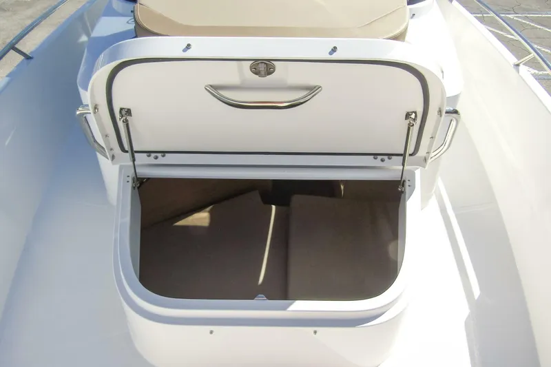 Slide: The Image of Nimbus T9 2025 - 5812520