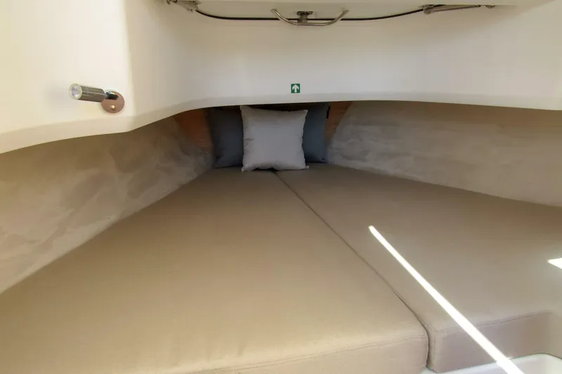 Slide: The Image of Nimbus T9 2025 - 5812535