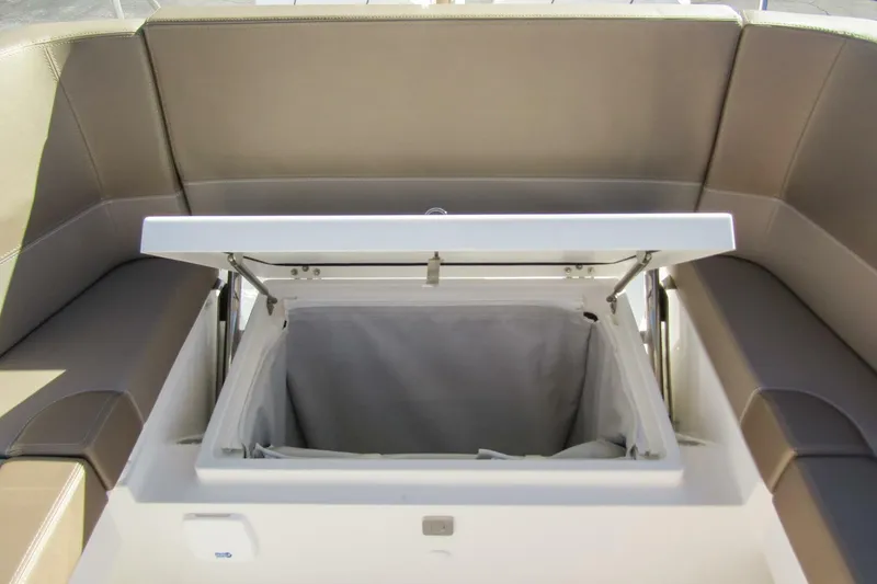 Slide: The Image of Nimbus T9 2025 - 5812542