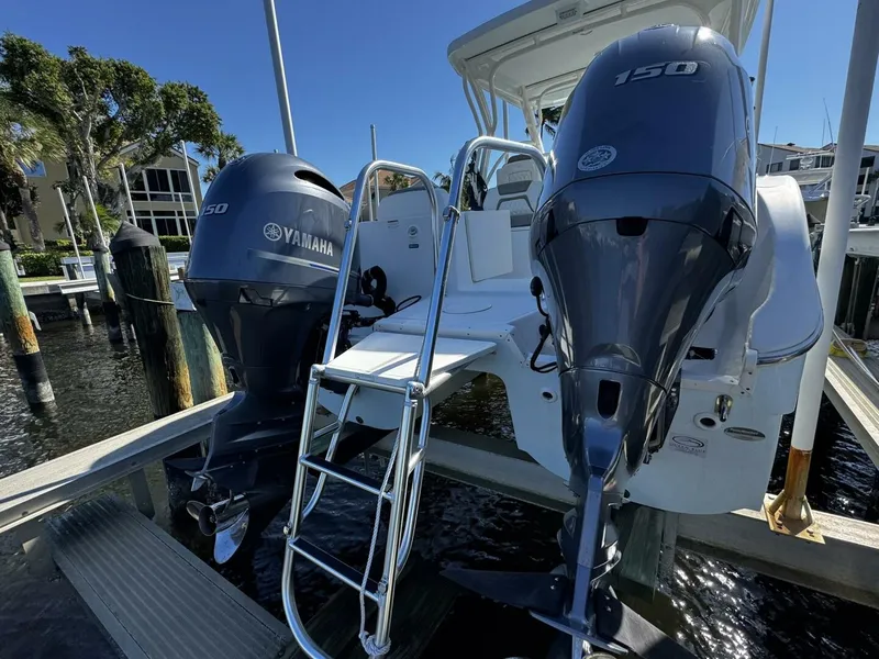 Slide: The Image of Twin Yamaha Engines  - 5812951