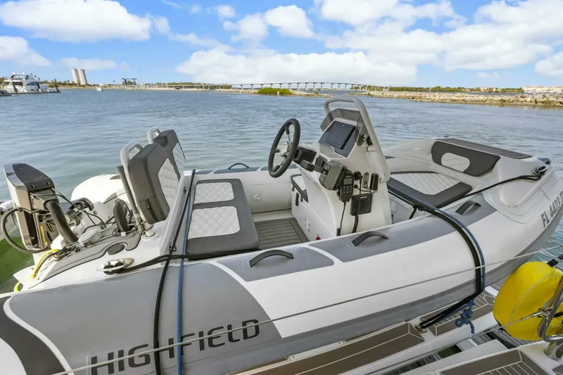 Slide: The Image of Leopard 46 PC 2024 - 5813443