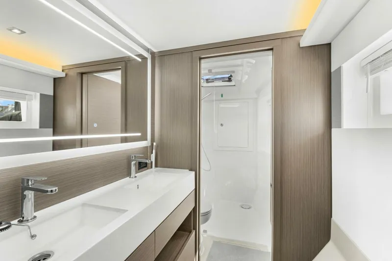 Slide: The Image of Leopard 46 PC 2024 - 5813540