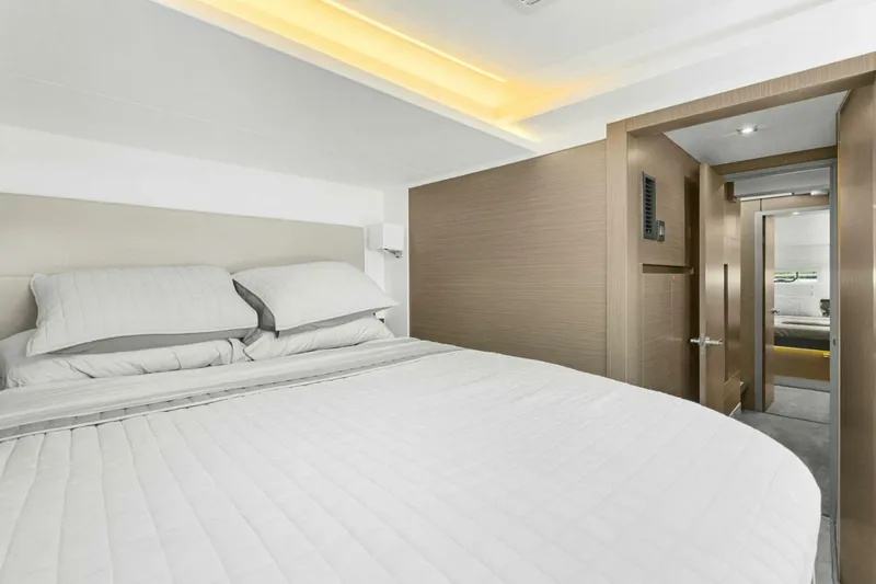 Slide: The Image of Leopard 46 PC 2024 - 5813549