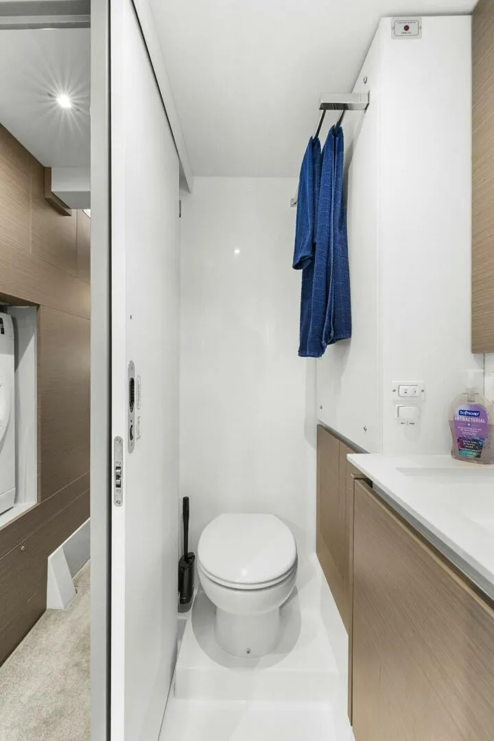 Slide: The Image of Leopard 46 PC 2024 - 5813555