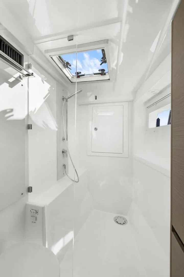 Slide: The Image of Leopard 46 PC 2024 - 5813569