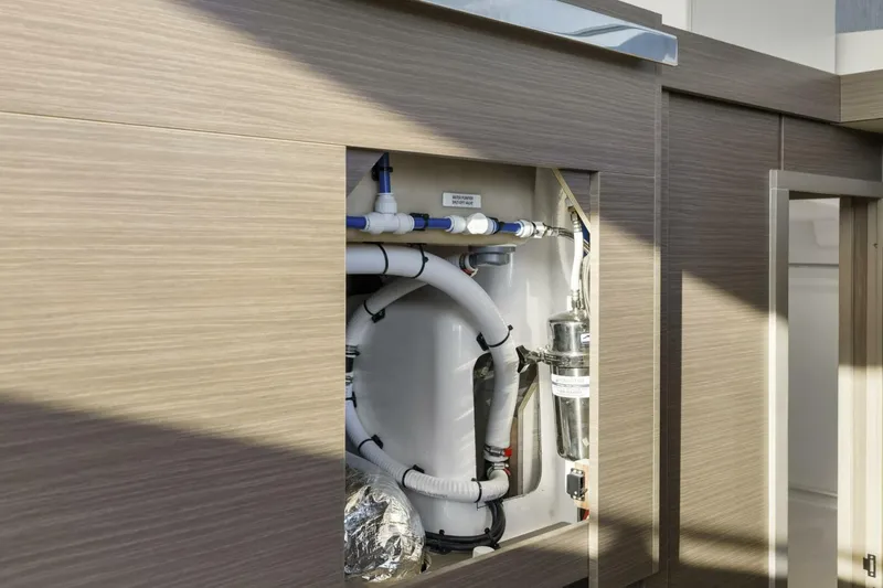 Slide: The Image of Leopard 46 PC 2024 - 5813571