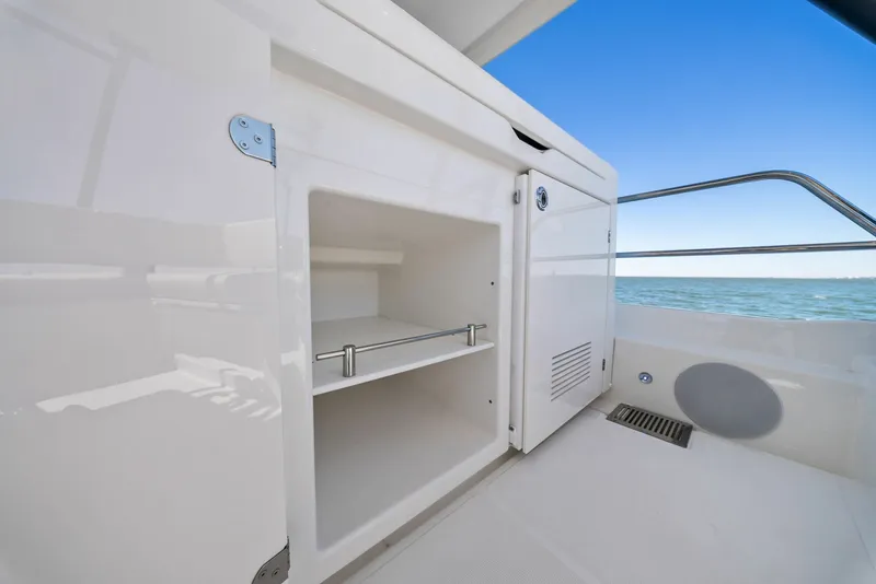 Slide: The Image of 2026 F5.7 Prestige Yachts - 6008019