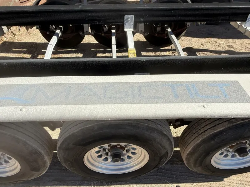 Slide: The Image of Boston Whaler 315 Conquest 2017 - 5820939