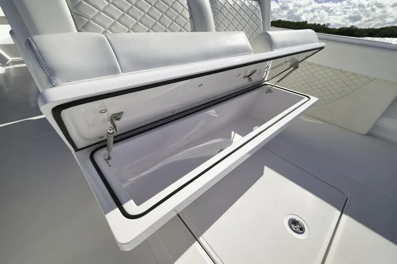 Slide: The Image of Bahama 41 RD 2024 - 5813489