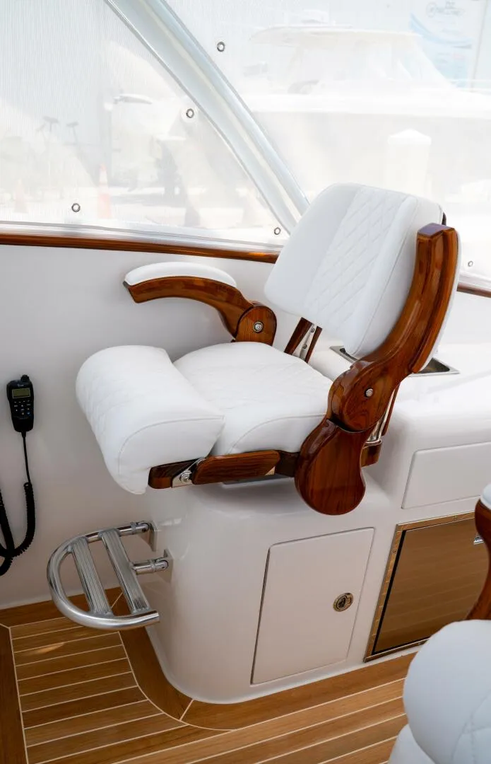 Slide: The Image of Front Runner 47' W/A 2026 - 5813750