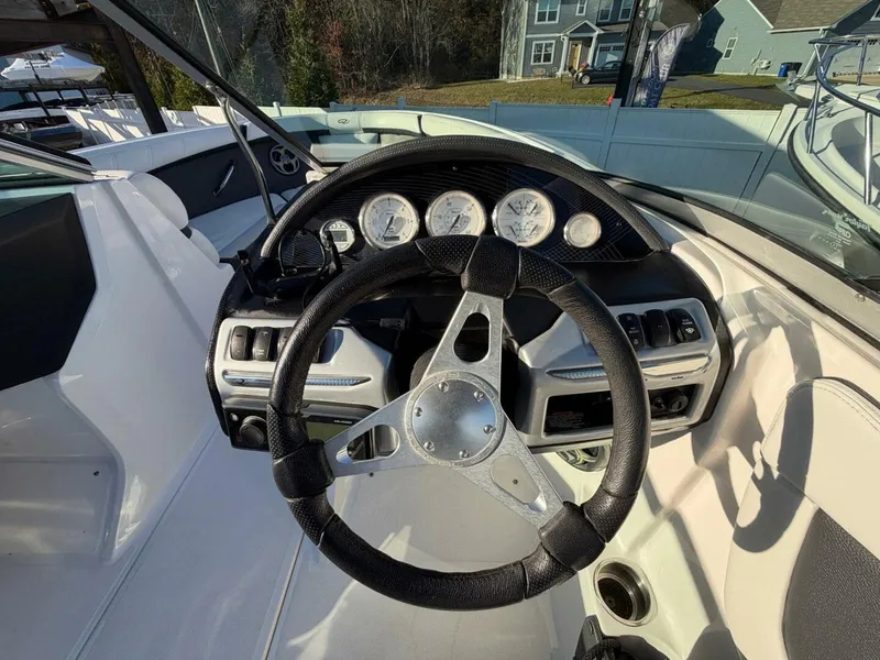 Slide: The Image of Regal 2000 ES Bowrider 2016 - 5813829