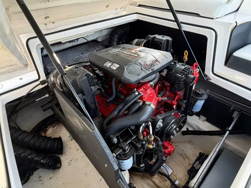 Slide: The Image of Regal 2000 ES Bowrider 2016 - 5813835