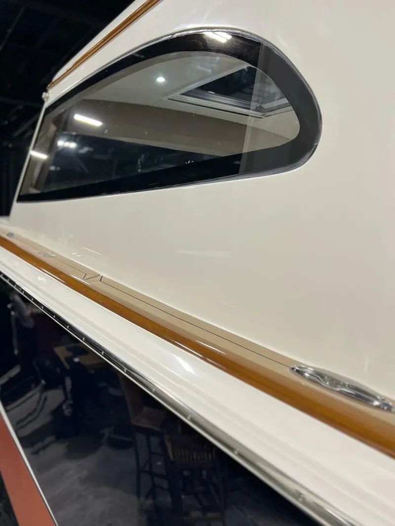 Slide: The Image of Front Runner 43' HTX 2026 - 5819964