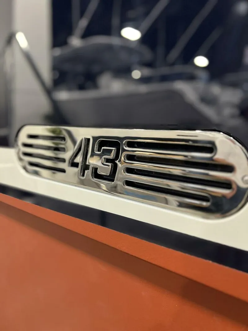 Slide: The Image of Front Runner 43' HTX 2026 - 5819966