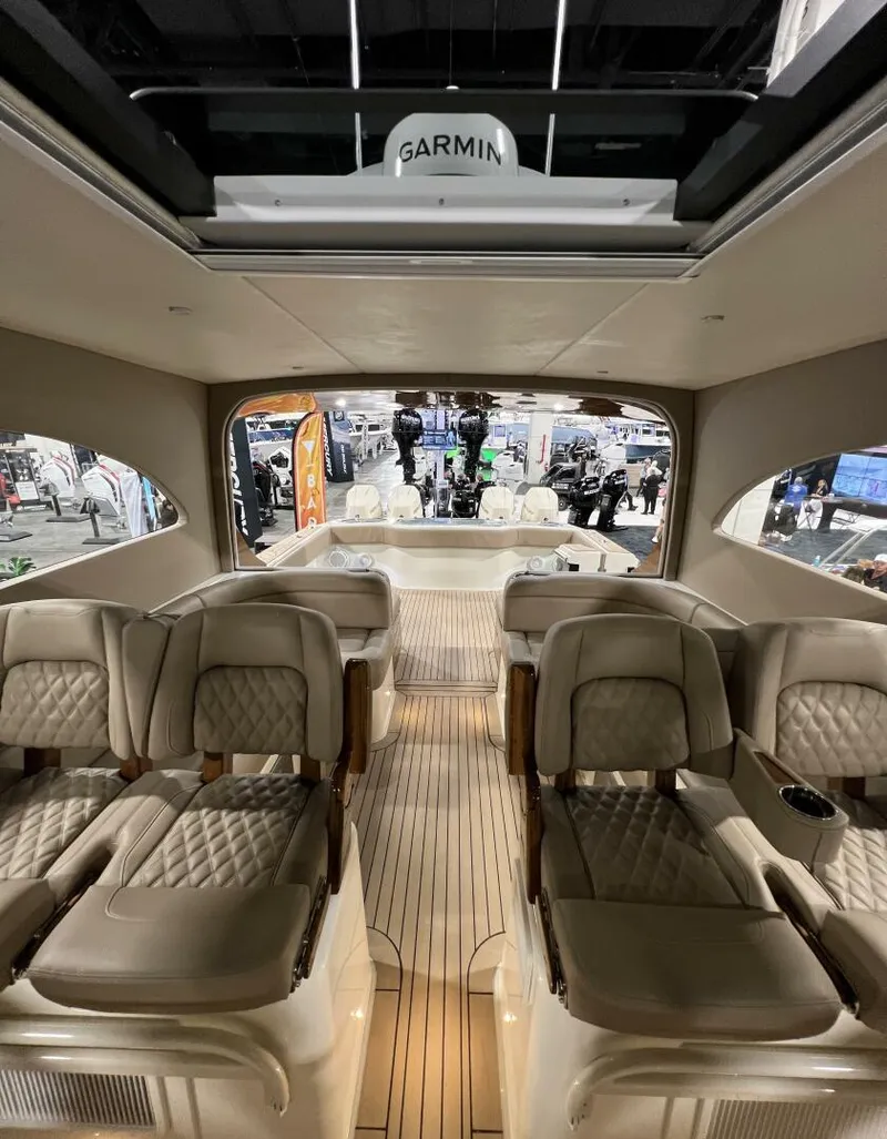 Slide: The Image of Front Runner 43' HTX 2026 - 5819953