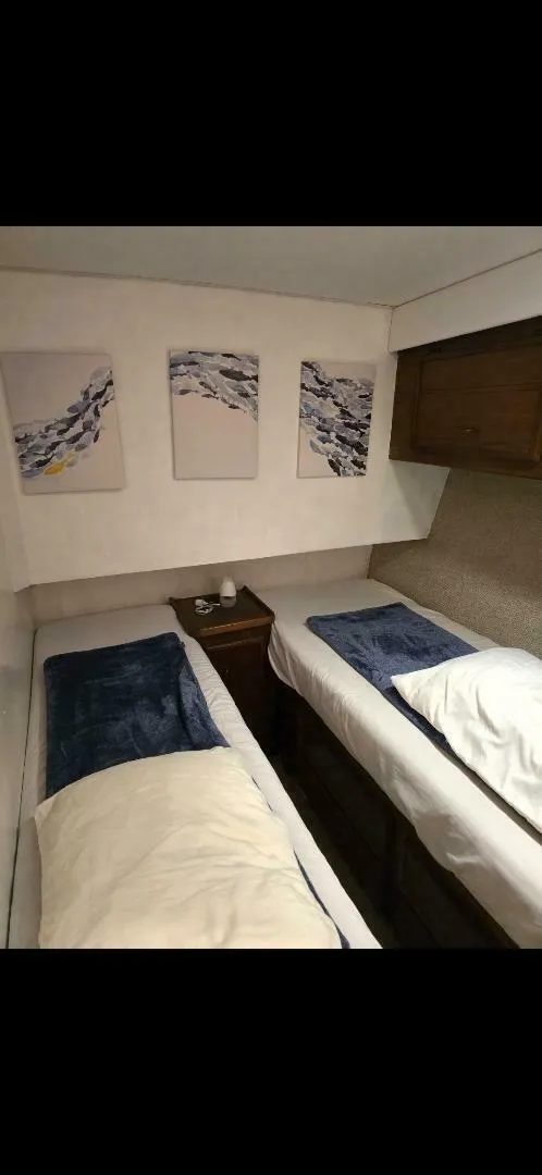 Slide: The Image of 1984 Ocean Yacht 46SS Guest SR - 5820521