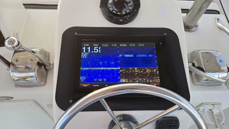 Slide: The Image of 1984 Ocean Yacht 46SS Helm Pod w/12' Garmin - 5825983