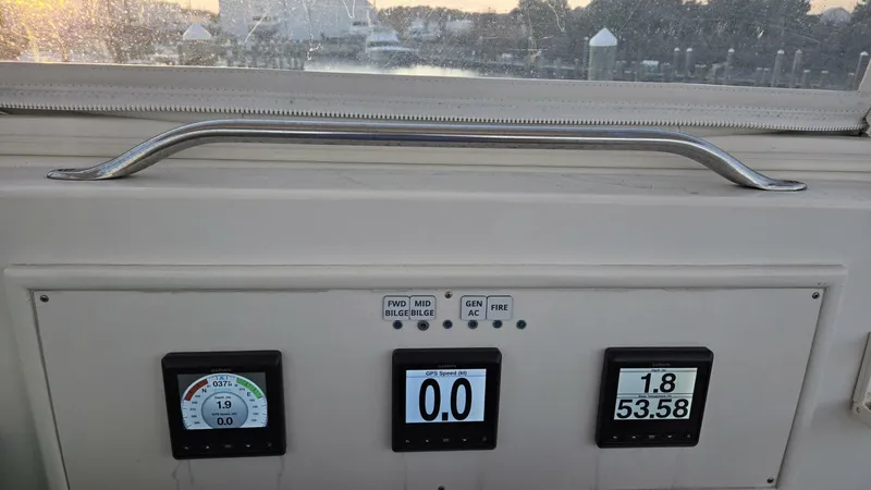 Slide: The Image of 1984 Ocean Yacht 46SS Remote Garmin Displays - 5825988