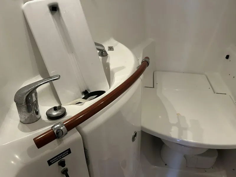 Slide: The Image of 2003 Beneteau Oceanis 42 CC - 5896959