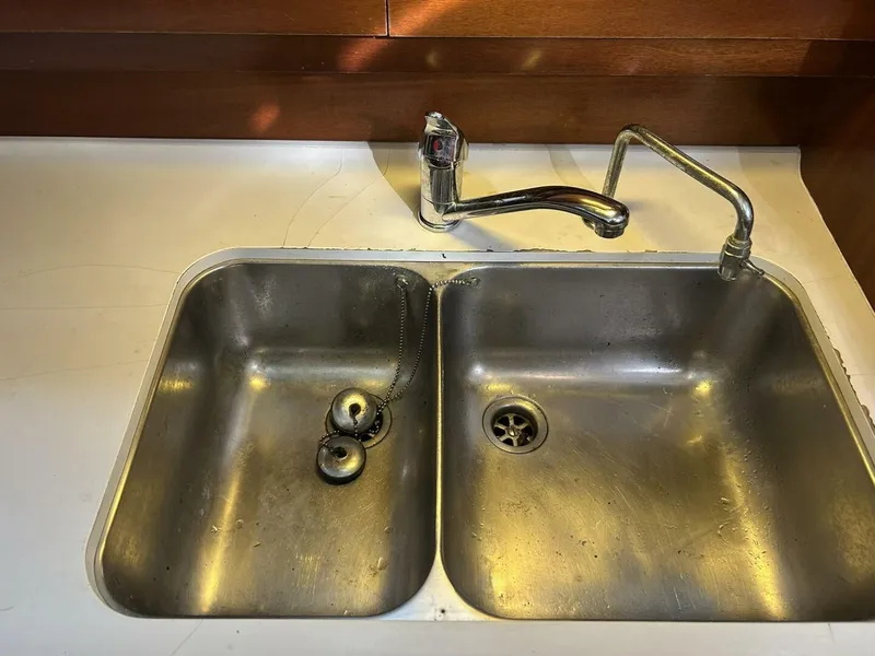 Slide: The Image of 2003 Beneteau Oceanis 42 CC - 5896976