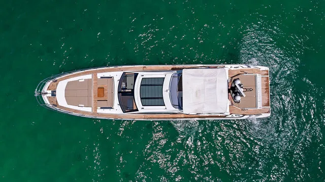 Slide: The Image of Azimut Fly 2021 - 99