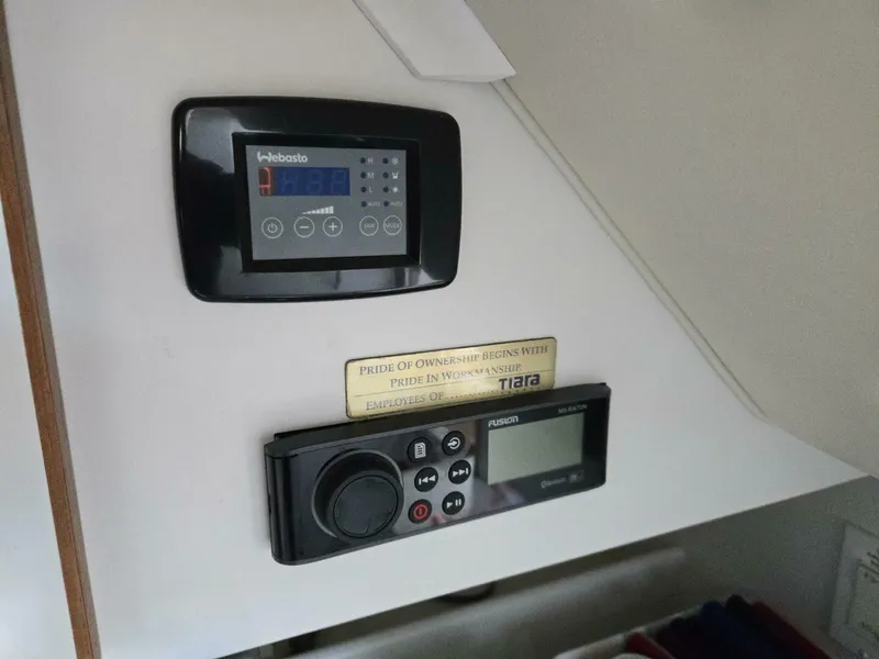 Slide: The Image of Tiara Coronet 1998 - 5814558