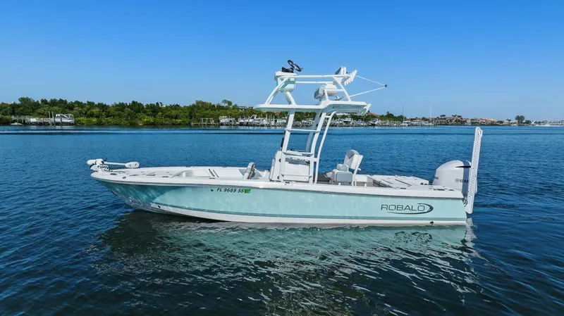 Slide: The Image of Robalo 246 Cayman 2020 - 5814308