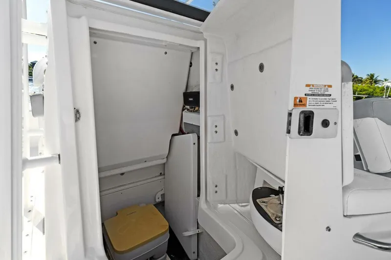 Slide: The Image of Robalo 246 Cayman 2020 - 5814313